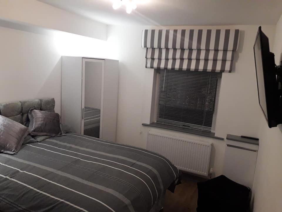 The New Accommodation Free Complementary Breakfast Tibshelf 外观 照片