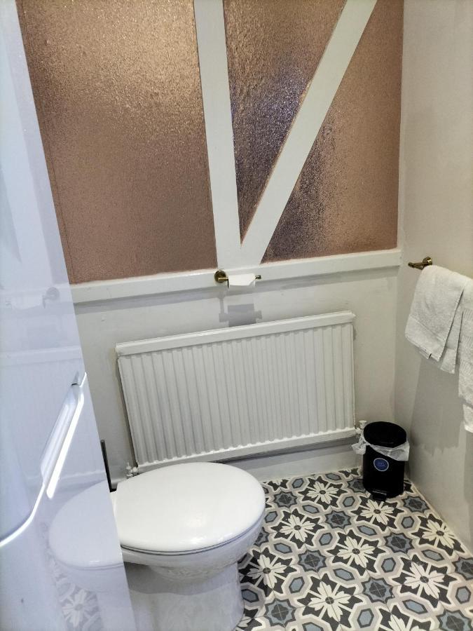 The New Accommodation Free Complementary Breakfast Tibshelf 外观 照片